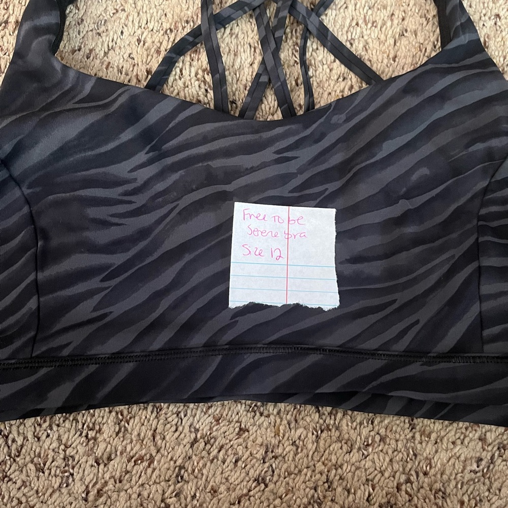 Lululemon sports bra